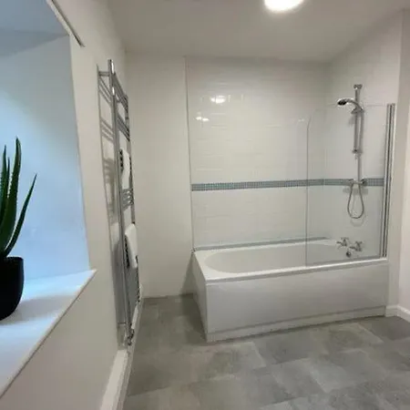 Brandlehow Hot Tub Hire Available 펜션 *