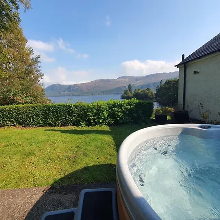 Brandlehow Hot Tub Hire Available 폴틴스케일